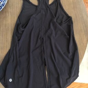 Lululemon black tank size 8